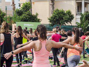 Salud Ecológica: Mujeres haciendo ejercicio en el Healthy Day Alicante